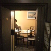 割烹蒲焼 横浜八十八 吉田町店 - 銀行の大金庫＾＾過去はお金が沢山入っていましたが今はお客様に入られて金庫も驚いていますね。八十八に掛かるとこんな素敵な客室に変わるのですね(*^_^*)