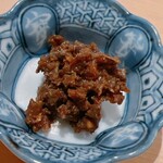 すが弥 - 花醤粒で炊いた稚鮎のタタキです