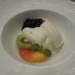 Bistro Aoi - ランチで　カマンベールチーズのムース