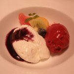 Bistro Aoi - コースのデザート　カマンベールのムース　アイス添え