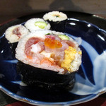 江戸寿司 - ジャンボ巻（贅沢感と具だくさん）
