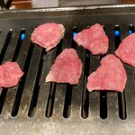 やきにく黒ちゃん - 牛タンの食べ比べ盛り（タン先）