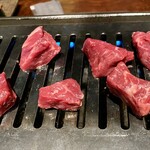 やきにく黒ちゃん - 氷温熟成サガリ（ハラミ）サイコロカット100ｇ＠1,700円