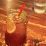 カフェ アクイーユ - ピンクレモネード