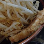 ゴールデンファイブヌードル - 大人しいブタさん