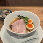 酒肴場 屯 - 【夏季限定】冷やしらぁ麺 がごめ昆布水×煮干出汁¥1200、【5食限定】イワシ丼¥350