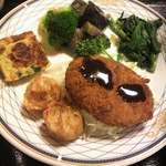 ごはん畑 - 牛肉コロッケと揚げシューマイ