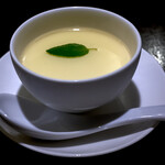 菜香新館 - なめらか杏仁豆腐〈デザート〉