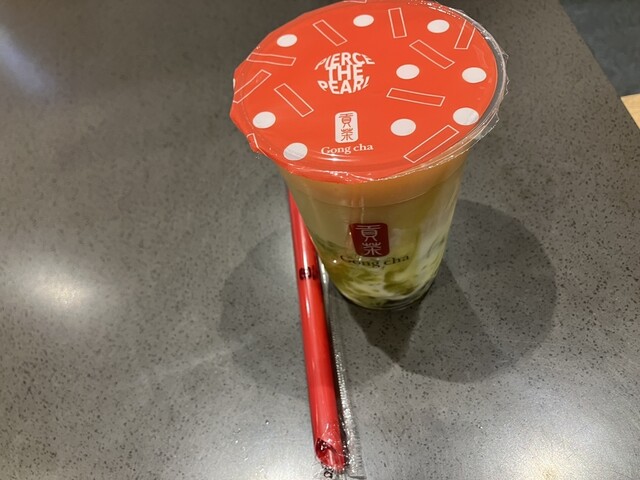 ゴンチャチャ ゴンチャ、限定ボトル「ジンジャーブレッドマン」発売、2024年は帽子と