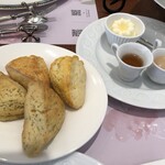 四季庭 カフェ＆レストラン - スコーン