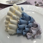 四季庭 カフェ＆レストラン - 4つに分けてもらいました。