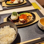 1ポンドのステーキハンバーグ タケル - 