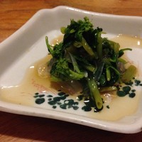 ほむら - 葉ワサビ、アナゴの稚魚、クラゲの和え物