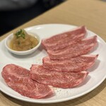 焼肉とんび - 