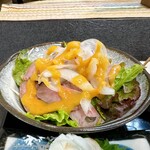 なんか喰ぃ亭 - 和牛ローストビーフのサラダ