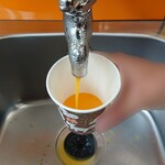 えひめ愛顔の観光物産館 - 自分で蛇口を捻って注ぎます