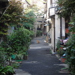 喫茶いく - 裏手の路地
