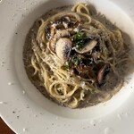 メネフネ - ディナー限定パスタ　マッシュルームたっぷりのクリームパスタ