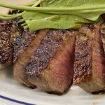 トラットリアモッチ - メイン中のメイン、内モモ肉のステーキ