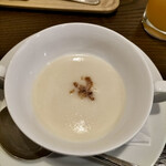 ビストロ アン ファミーユ - 新玉ねぎのポタージュ（＋¥100）