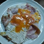 味の蔵どんつく - ベーコンエッグ