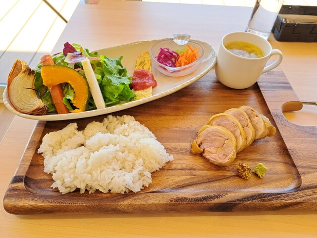 畑のみえるレストラン Earth（アース） &ndash; 高子｜伊達市の洋食ファームトゥテーブル店