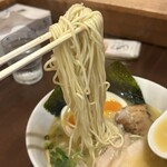 麺屋 くまがい - スープに合う細麺です。