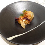 ドミニク・ブシェ トーキョー - パリっと揚げたエビ　バジルの風味