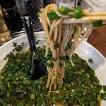 付麺屋 壱志 - 細麺がニラに絡みます