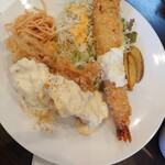 洋食 Bambi  - エビフライとタルタルチキン