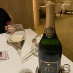ロオジエ - やはり、デセールにはシャンパンですね。　ドゥーツ　ブリュ　クラシック