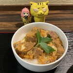 ラーメン まる五 - ゴロゴロ肉のチャーシュー丼　350円(税込)