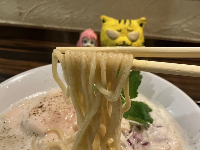 ラーメン丸 ラーメン富士丸 あの頃のガッツリ豚醤油富士丸（冷凍）｜楽天