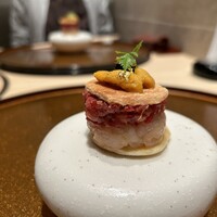 横浜 うしみつ - 和牛のパイキャビユッケ