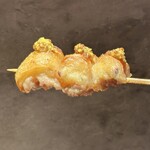 炭焼 おかげさん - 高坂鶏皮付きセセリ