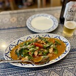 ペンタイ - 鶏肉ハーブのスパイス炒め　なかなかの辛みの強さ！