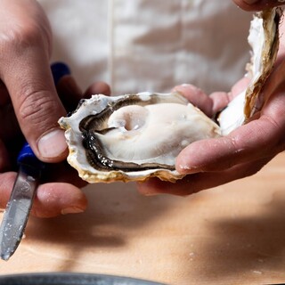 【光蔵自慢の新鮮な牡蠣】