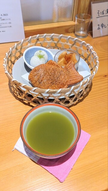 風と陽なたとそばの花 - 七日町（そば）の写真