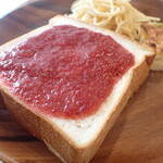 トーコーキッチン - 朝ごパン　イチゴジャムパン