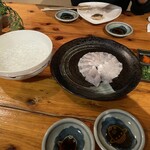 活海酒 - 穴子の刺身と冷しゃぶ用氷水