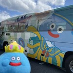 ルイーダの酒場 - 新神戸から乗ったバスはたまたまドラクエ！テンション上がりました⤴️帰りはナルト柄でした！
