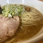 麺武者 - 濃厚醤油味（豚骨魚介白湯スープ）麺武者ラーメン　特盛り