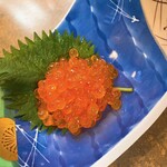 清寿司 - イクラ摘み