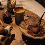 6 - モリンガ茶のプリン　黒糖のカヌレ