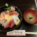 生け簀の甲羅 - 本日の海鮮丼