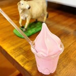 ひるぜんワイナリー - ヤマブドウソフトクリームミニ