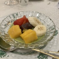 銀座 飛雁閣 - デザートは、お抹茶のプリンにフルーツが沢山