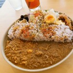 マーズ ラボ - チキンキーマカレーとポークカレーのあいがけ（ご飯大盛り）