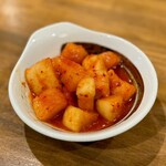 炭火焼肉ホルモンさわいし - カクテキ