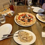 Trattoria e Pizzeria De salita 赤坂 - 